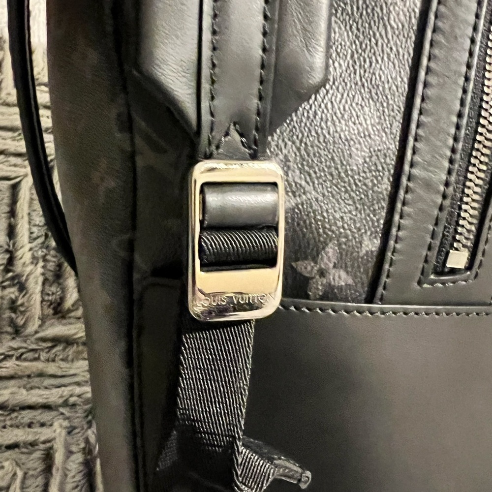 ‼️SOLD ELSEWHERE‼️Louis Vuitton Discovery MM Backpack - Picture 8 of 13